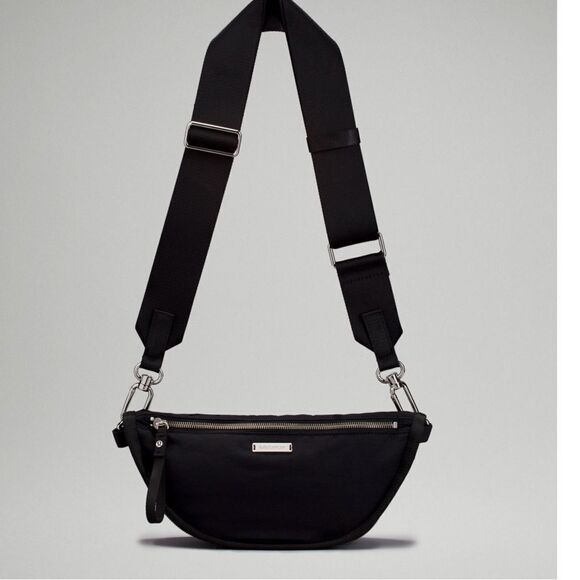 New with tags Lululemon barrel bag 24L with mylo - Picture 2 of 5